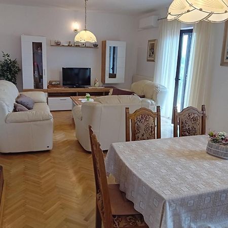 Apartman Ana Bajcici Zewnętrze zdjęcie